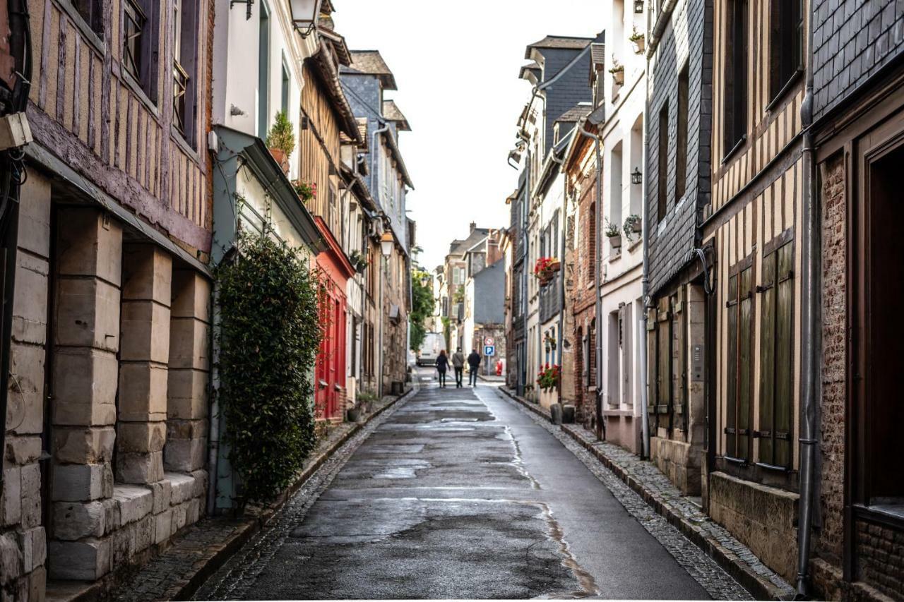 Au Coeur De La Ville Honfleur Exterior photo